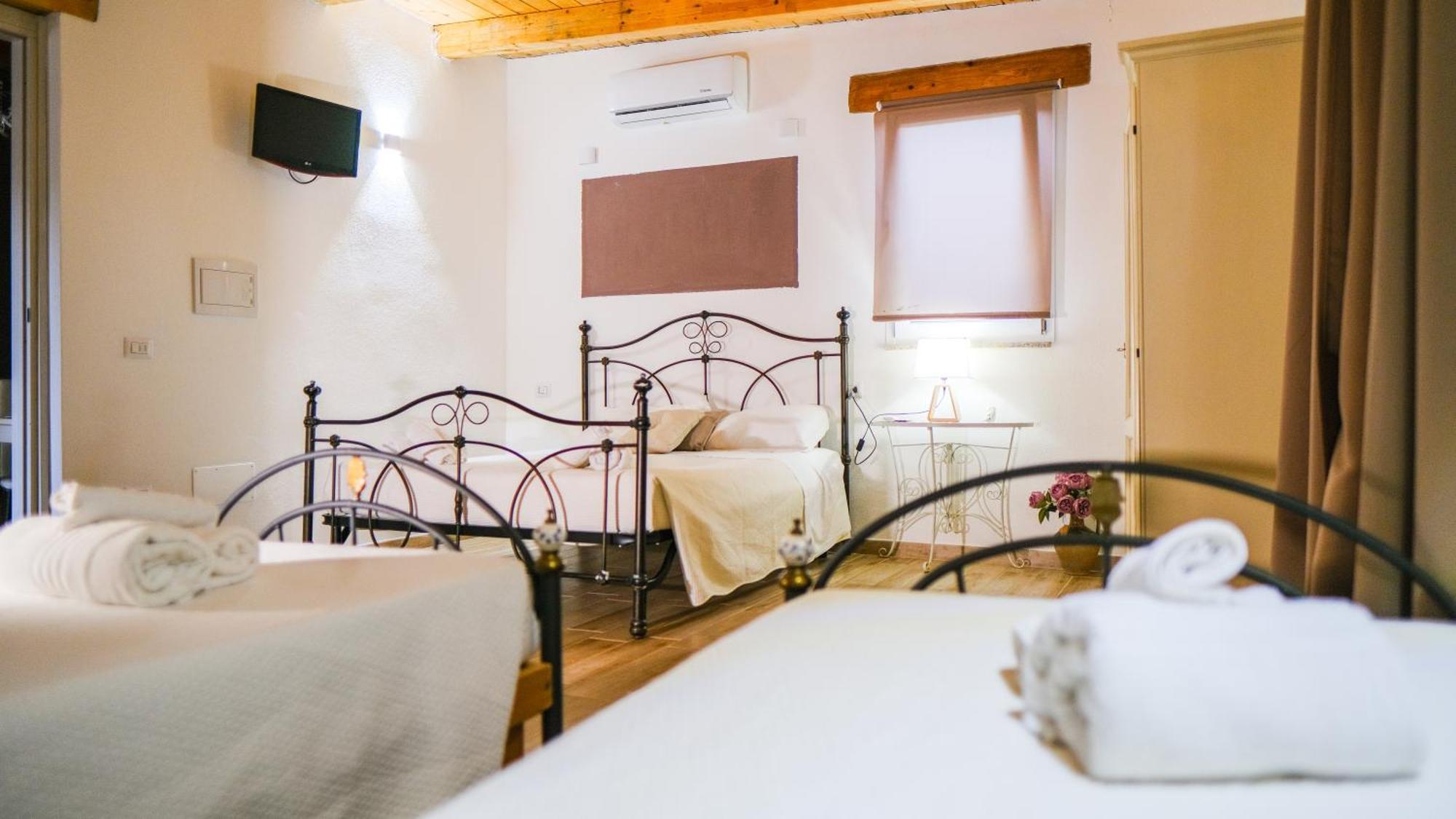 Antica Dimora Storica Villa Di Labbiu Relax & Rooms Design Sorso Exterior photo